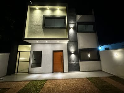 SE ALQUILA DUPLEX EN LAMBARE