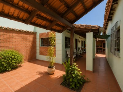 VENDO CASA EN BARRIO MBURICAO ASUNCION