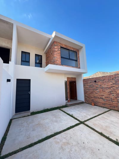 VENDO DUPLEX A ESTRENAR EN FERNANDO DE LA MORA ZONA NORTE 