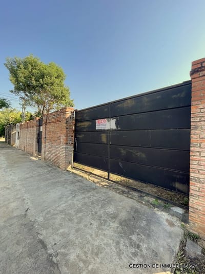 VENDO CASA ZONA PERON - CERRO LAMBARE V10-06-4