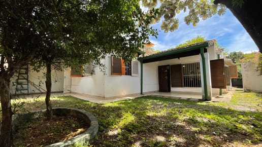 Vendo residencia alemana en Bella Vista Asunción de 3 dormitorios