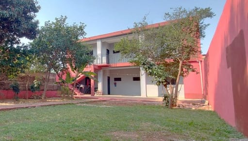 Edificio con Salón Comercial en Venta - San Lorenzo, Villa Industrial