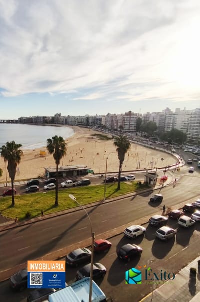 **RESERVADO**Vendo piso frente a la Rambla de Pocitos, terraza 3dorm 3 baños 3cocheras