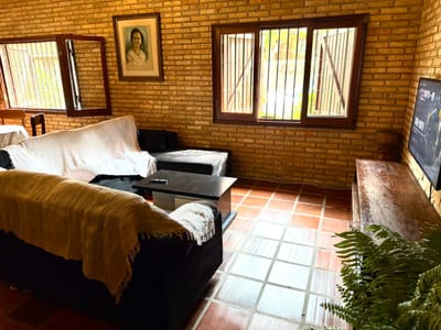 Alquilo vivienda de 2 plantas en el centro histórico de San Bernardino