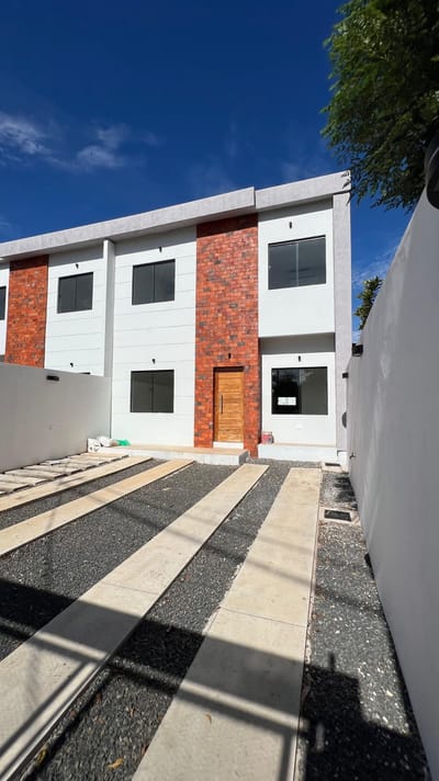 VENDO DUPLEX A ESTRENAR EN LAMBARE ZONA SEK