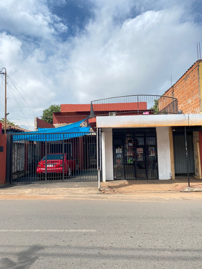 VENTA DE AMPLIA CASA EN CAPIATA