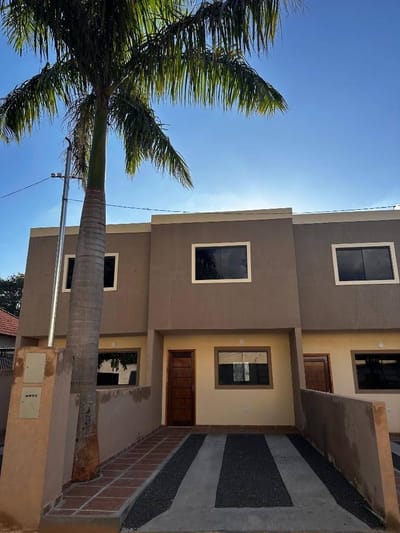 VENDO DUPLEX EN LUQUE - 2 dormitorios