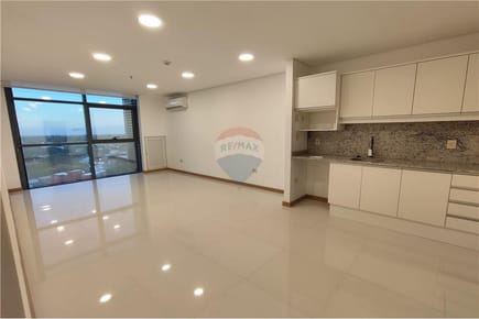 En venta oficina sobre av aviadores del Chaco