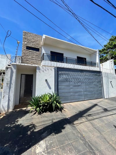 Vendo Casa Moderna de 2 Plantas 