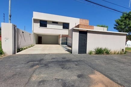 VENDO CASA EN LUQUE B° PALMA LOMA 