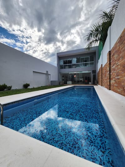 *Vendo/Alquilo Hermosa Casa Mínimalista en Ycua Sati* 