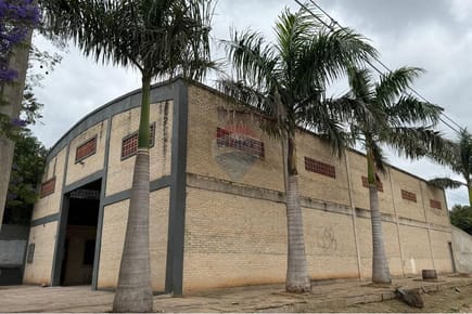 EN VENTA TINGLADO COMERCIAL EN ESQUINA. MRA. 250,000 $