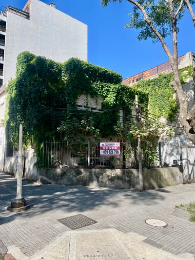 Venta casa Punta Carretas 3 dorm. 2 baños Gge x2