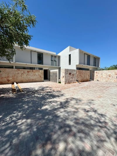 DUPLEX TERMINADOS A PRECIO DE POZO ZONA CONMEBOL BARRIO AMERICA LUQUE
