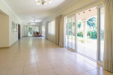 Vendo residencia en barrio Mariscal Estigarribia