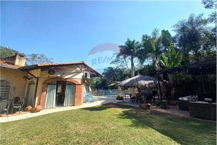 En Venta Residencia en San Bernardino en un terreno de 2880 m2