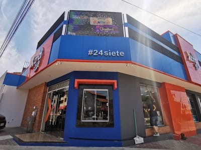 ALQUILO SALÓN COMERCIAL EN BARRIO YCUÁ SATÍ