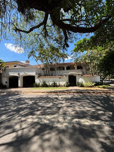 Vendo Casa Colonial en esquina