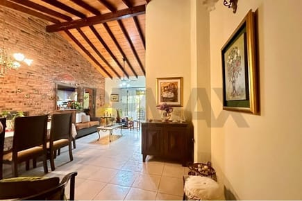 EN VENTA HERMOSA CASA DE UNA SOLA PLANTA