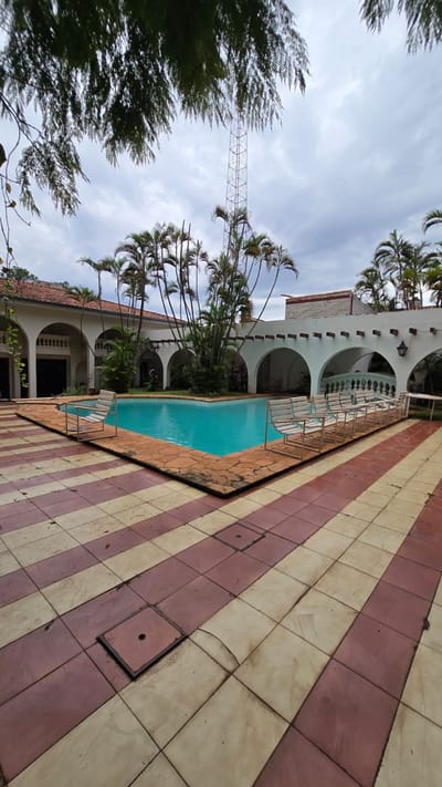 Vendo Amplia Casa. Barrio Los Laureles. COD 037