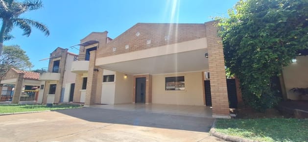 CASA EN VENTA EN CONDOMINIO BOULEVARD BALCONES DE CONFEDERACIÓN
