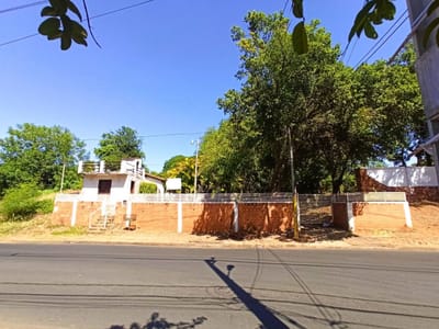 En Venta Amplio Terreno sobre la calle America - Luque