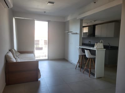 EN VENTA – Amplio Departamento De 2 Dormitorios En Barrio Herrera