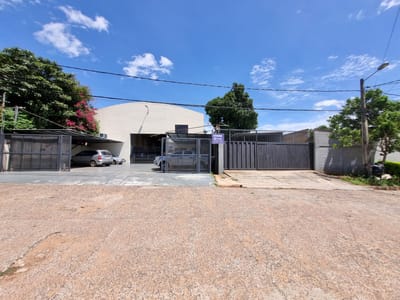 EN VENTA IMPORTANTE TINGLADO CON OFICINAS