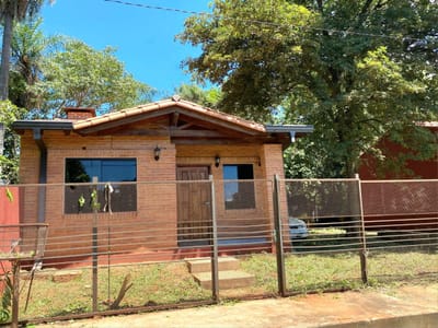 VENDO CASA DE 2 DORMITORIOS EN BARRIO MARIN KA'AGUY LUQUE