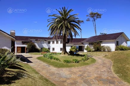 Venta casa 5 dormitorios primera linea playa mansa Punta del Este