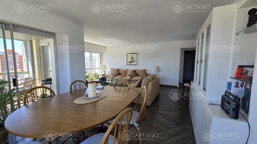 Apartamento en venta de 3 dormitorios en Punta del Este