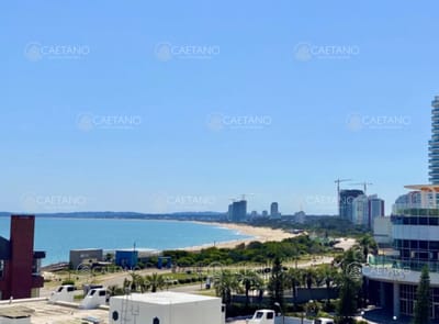 Apartamento en venta de 3 dormitorios en Punta del Este