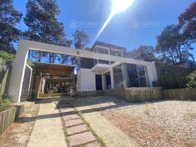 Casa en Montoya, La barra