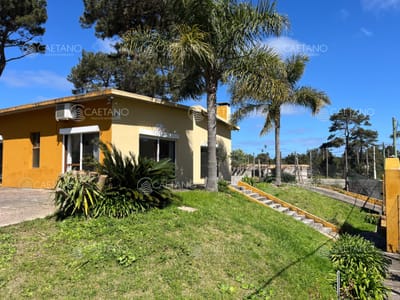 VENTA DE CASA EN PUNTA BALLENA-CLUB DEL LAGO