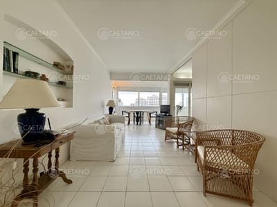 Apartamento en venta en Vanguardia Piso 12  hacia Playa Brava