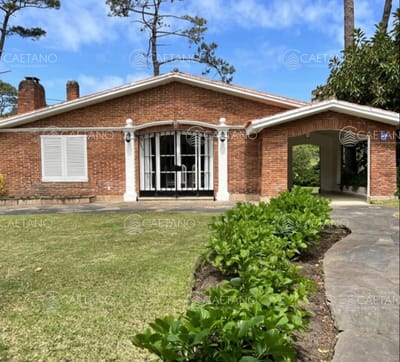 Casa en venta 5 dormitorios en la mansa