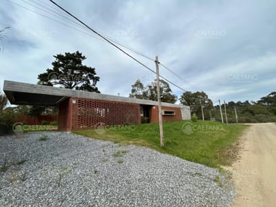 Venta Casa a estrenar en Punta Colorada