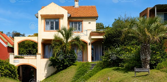 Casa frente al mar en Montoya - La Barra