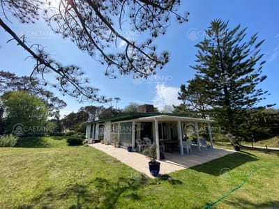 Casa a metros de playa mansa, Pinares!!