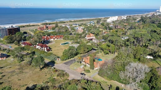 Venta de Terreno de 967 m2, en San Rafael, Punta del Este. a 100 mts del Mar.