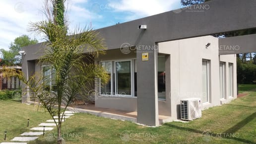 Casa Moderna - Barrio Cantegril