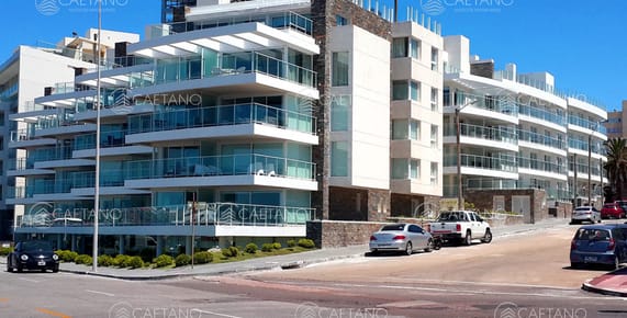 Excelente apartamento en torre de gran categoría
