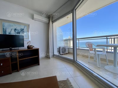 Hermoso apto. con vista al mar en Edificio con servicios!