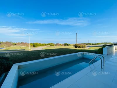 Departamento en Venta Seis Dormitorios y Servicio Frente al Mar