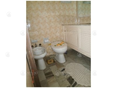 En venta.. PenÃƒÂ­nsula.. piso intermedio.. planta amplia con vista parcial al Puerto.
