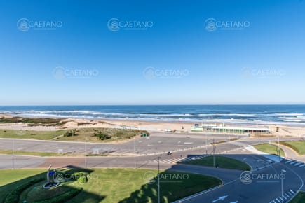Venta apartamento 4 dormitorios. Playa brava, Punta del Este