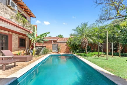 AMPLIA Y ACOGEDORA CASA EN VENTA. ASUNCION