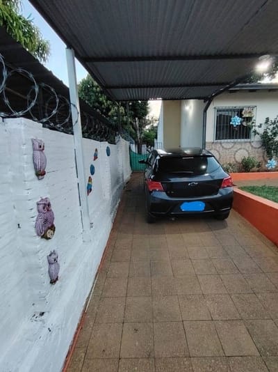 Vendo casa de 2 habitaciones en Lambaré barrio Santa Lucia