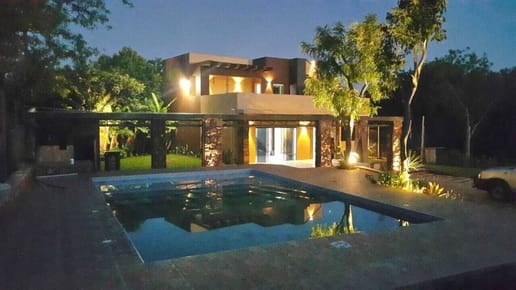 Vendo casa de 588m2 en Caacupe barrio Yvoty