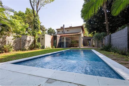 CASA MODERNA EN LUQUE ZONA CONMEBOL EN VENTA